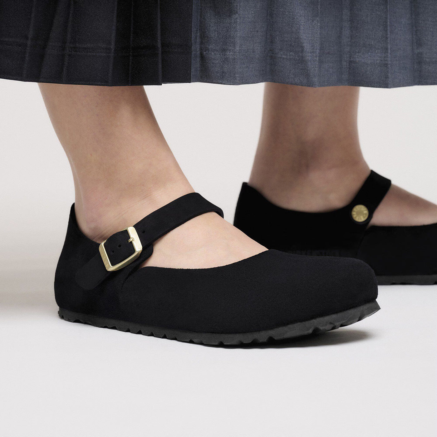 #color_suede-leather-black