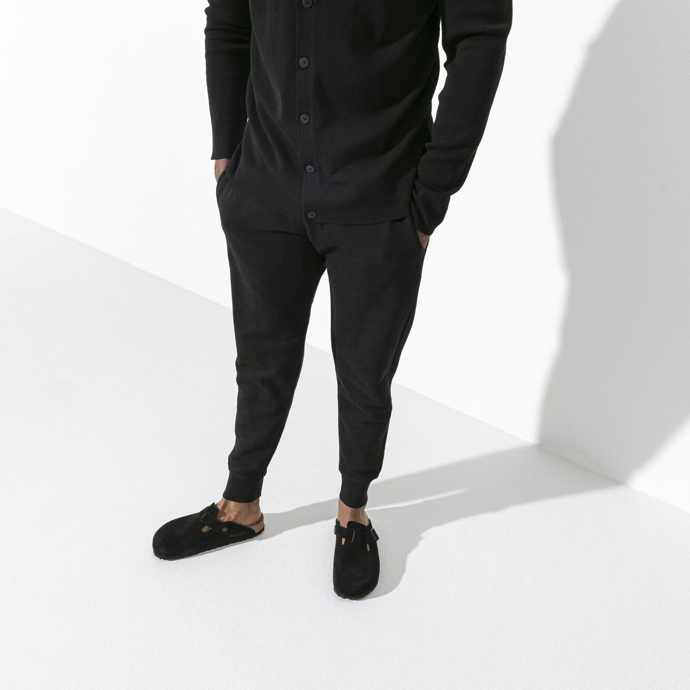 #color_suede-leather-black