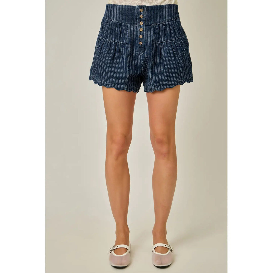 Scallop Hem Gathered Shorts – Reed's