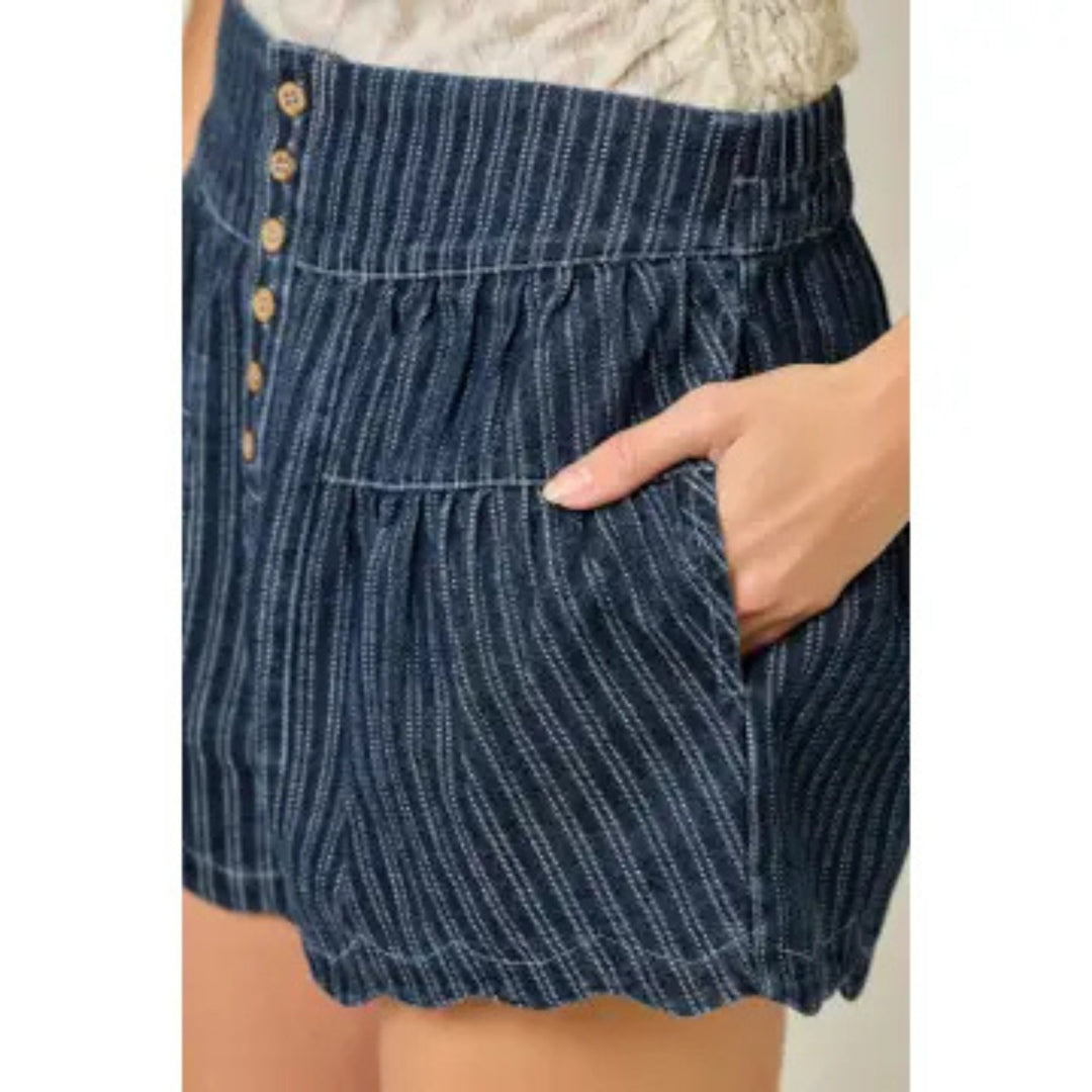 Scallop Hem Gathered Shorts – Reed's