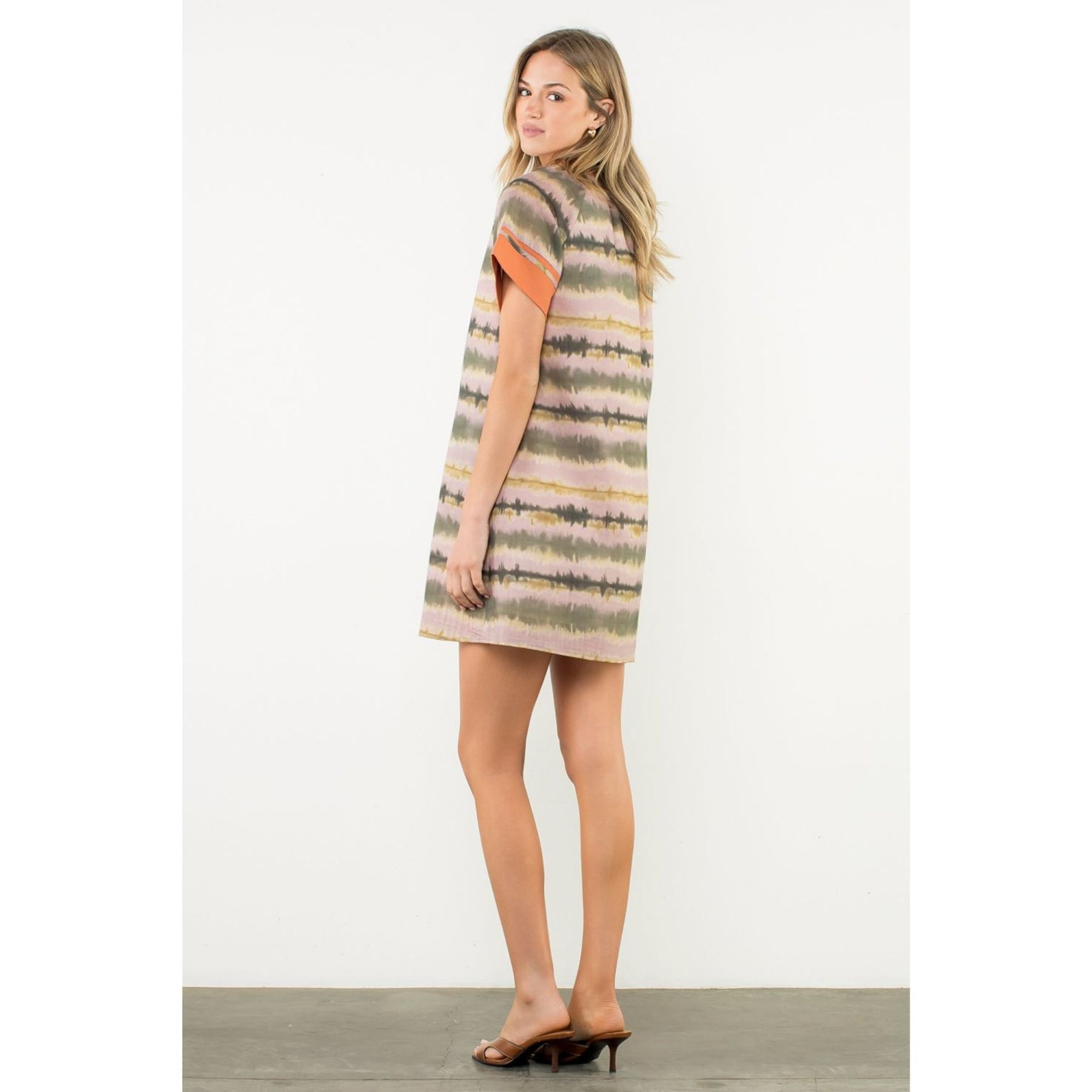 Short Sleeve V-Neck Abstract Dress Multicolor / L